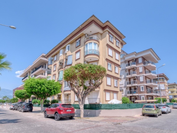 4 Bedroom Resale Penthouse in Oba Alanya